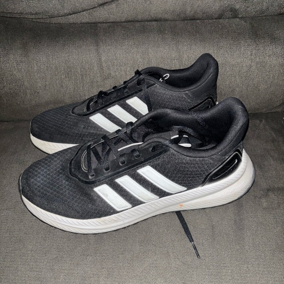 Adidas Men's Black and White Sneakers size 9.5 - Picture 2 of 5